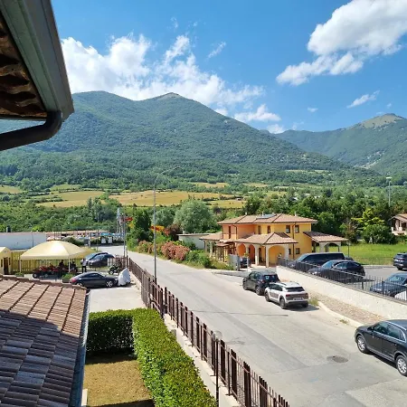 Giulia's House - Natura & Avventura דירה