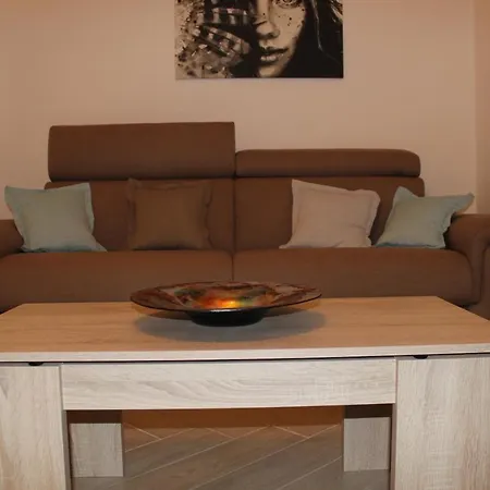 Giulia's House - Natura & Avventura Apartament *