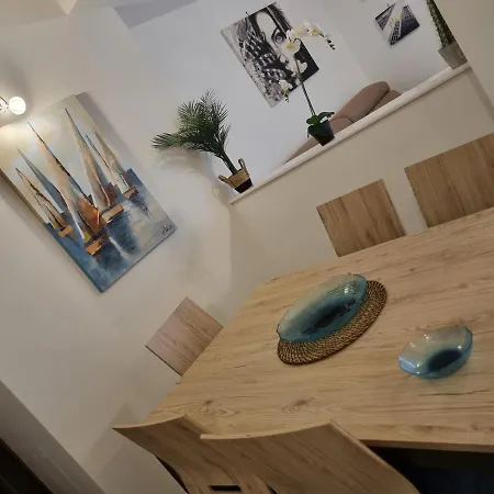 Giulia's House - Natura & Avventura דירה קסטל די סנגרו