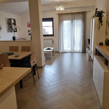 Giulia's House - Natura & Avventura Apartment